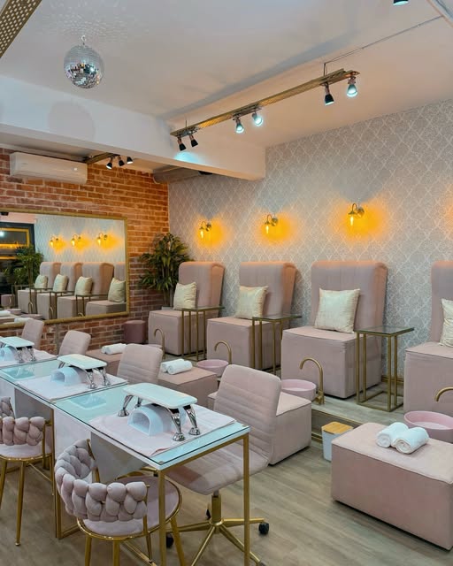 Rose Blvd Beauty Bar, Claremont
