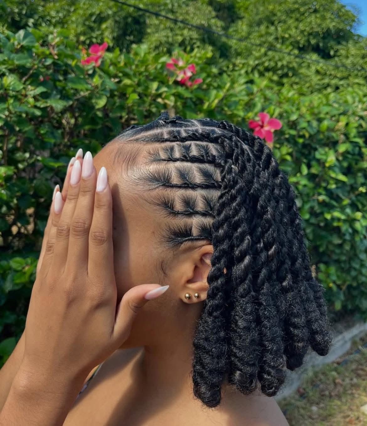 Shezz Hair Salon, Makhaza